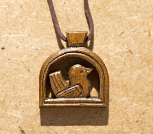 Ciondolo uccello di legno decorativo fatto a mano Pendente etnico in legno - MADEheart.com