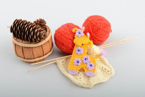 Spielzeug Giraffe Magnet für Kühlschrank in Gelb handmade für Küchen Dekor - MADEheart.com