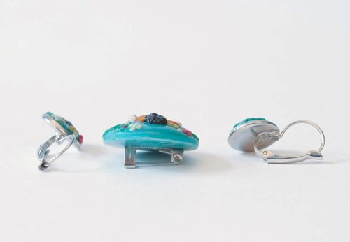 Orecchini e spilla in argilla polimerica fatti a mano accessorio originale  - MADEheart.com
