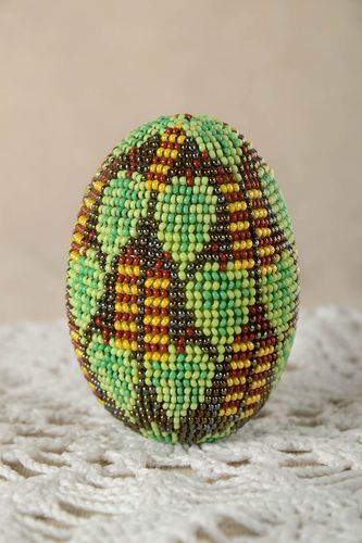 Figura de madera hecha a mano huevo de Pascua regalo original para familiares - MADEheart.com
