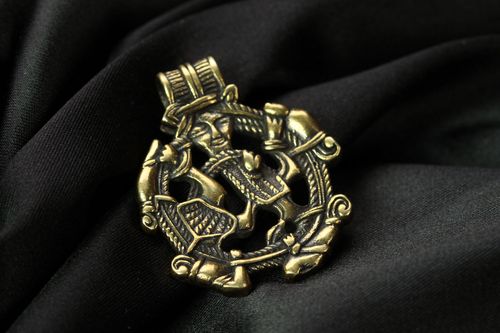 Round bronze pendant - MADEheart.com