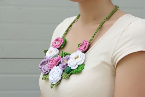 Hand knitted necklace Flowers - MADEheart.com