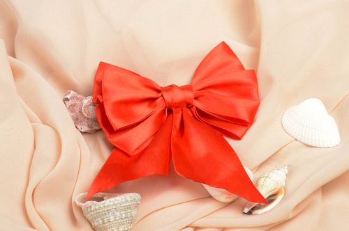 Pince cheveux noeud fait main Accessoire coiffure rouge satin Cadeau fille - MADEheart.com