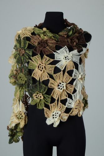 Châle tricoté fait main original au crochet grand au motif intéressant - MADEheart.com