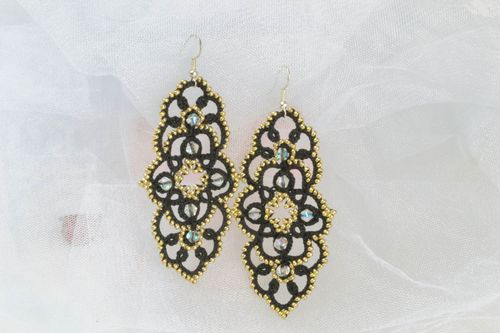 Lace dangle earrings - MADEheart.com