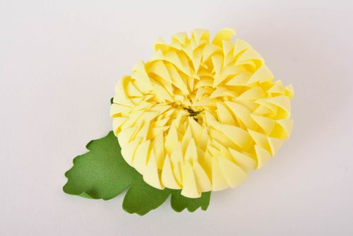 Horquilla con flor hecha a mano adorno para el cabello accesorio de moda - MADEheart.com