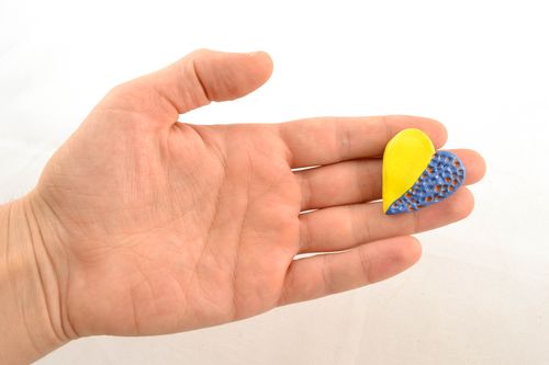 Calamita da frigorifero fatta a mano souvenir in ceramica a forma di cuore	 - MADEheart.com