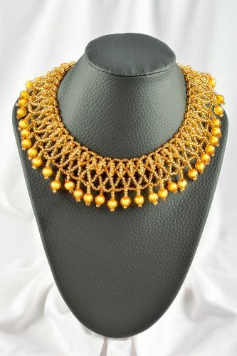Collier en perles de rocaille Bijou fait main jaune large Cadeau femme - MADEheart.com