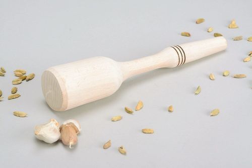 Wooden pestle - MADEheart.com