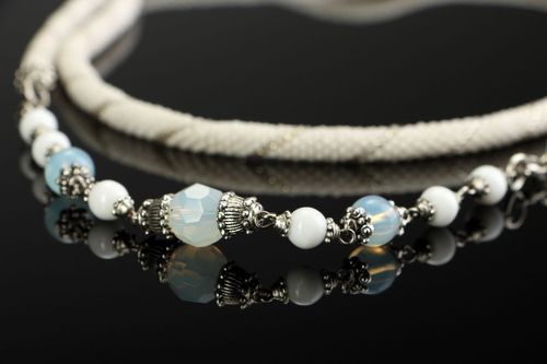 Lariat, necklace with agate and opal - MADEheart.com