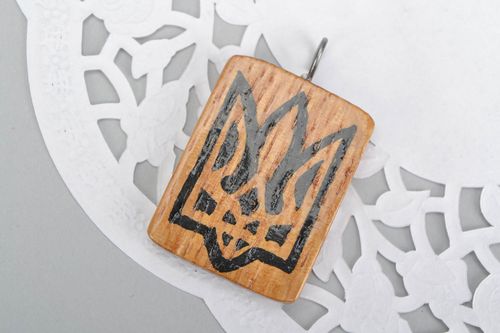 Wooden pendant Trident - MADEheart.com