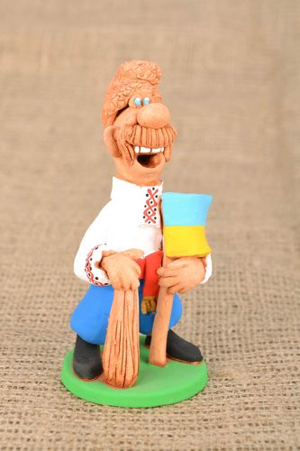 Figur aus Ton Kosak-Patriot - MADEheart.com