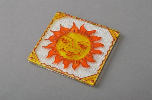 Magnet frigo original en verre peint avec peinture carré décoratif Soleil - MADEheart.com