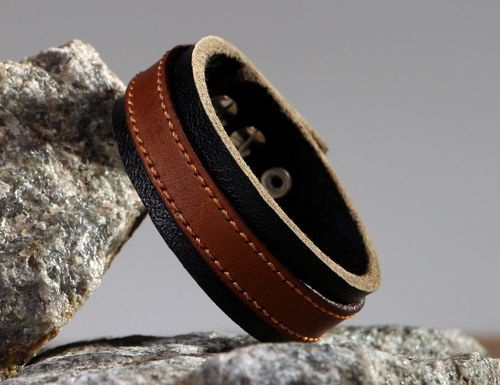 Schwarz-braunes Armband aus zwei Lederarten - MADEheart.com