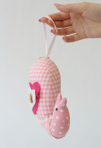 Giocattolo morbido fatto a mano pupazzo da bambini lumaca in colore rosa - MADEheart.com