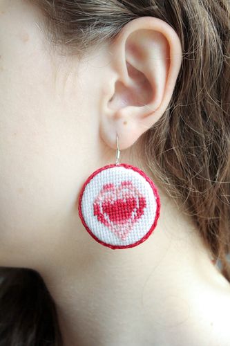 Orecchini belli in argilla polimerica fatti a mano accessorio originale  - MADEheart.com
