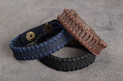 Set of handmade genuine leather wrist bracelets in three colors unisex 3 items - MADEheart.com