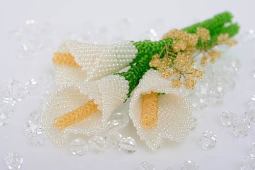 Broche en perles de rocailles faite main Calla des marais bijou de design  - MADEheart.com