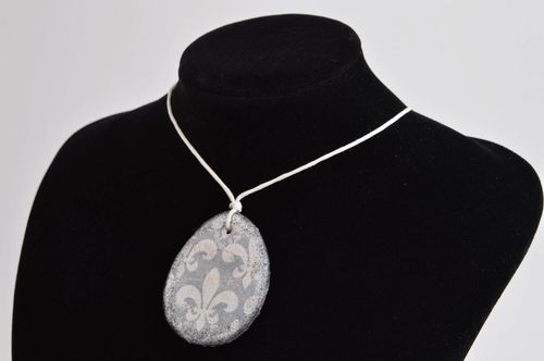 Colgante artesanal de forma redonda grande bisutería de moda regalo original - MADEheart.com