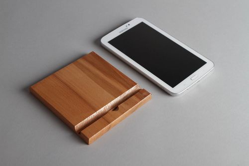 Wooden stand for telephone - MADEheart.com