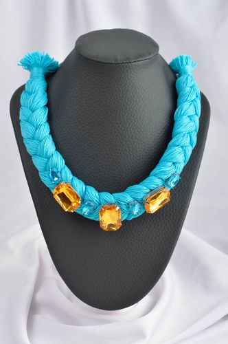 Collier textile Bijou fait main bleu ciel tresse Accessoire femme tendance - MADEheart.com