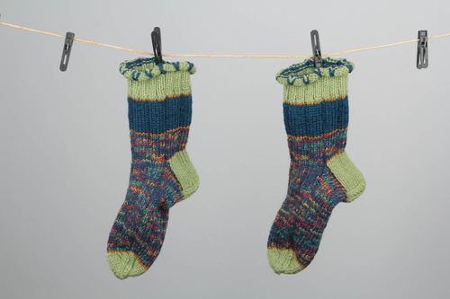 Meias quentes infantis tricotadas de lã natural à mão  - MADEheart.com