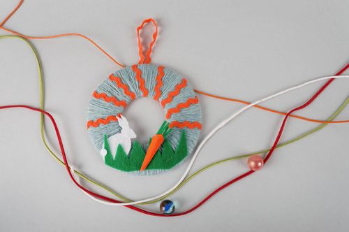 Suspension décorative fait main Tableau en papier lapin Décoration de Pâques - MADEheart.com