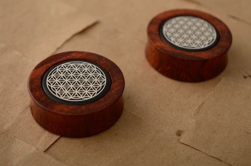 Wooden ear plugs with hard rubber - MADEheart.com