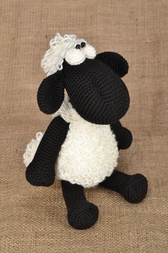 Crocheted toy Lamb - MADEheart.com