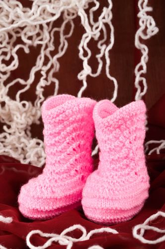 Вязаные сапожки розовые ручной работы детские пинетки сапожки крючком вязаные - MADEheart.com