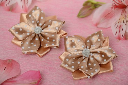 Fermagli per capelli fatti a mano con fiori di nastri da bambini 2 pezzi - MADEheart.com