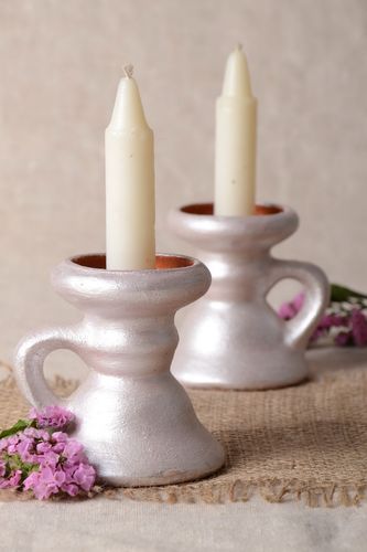 Bemalte Kerzenhalter Set aus Töpferton 2 Stück weiß handgemacht für Haus Dekor - MADEheart.com