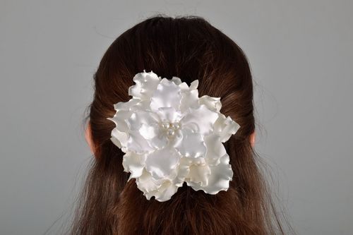 White fabric hair pin - MADEheart.com