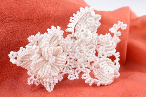 Broche parche trenzado blanco como nieve - MADEheart.com