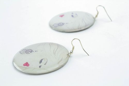 Earrings made of epoxy resin - MADEheart.com