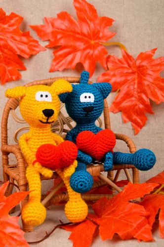 Juguetes hechos a mano regalos para niños 2 juguetes tejidos Gato y perro - MADEheart.com