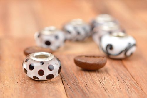 Handgemachte Glasperle für Armband Lampwork Perle Schmuckperle zum Basteln grell - MADEheart.com