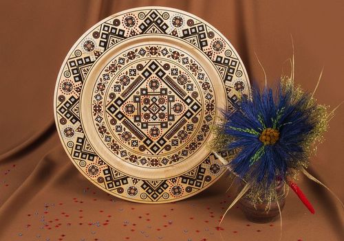 Assiette en bois fastueuse - MADEheart.com