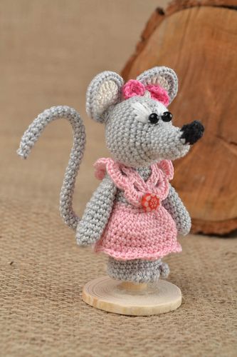 Muñeco para dedo hecho a mano regalo para niños juguete tejido a ganchillo - MADEheart.com