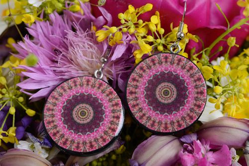 Pendientes de arcilla polimérica artesanales en técnica decoupage redondos - MADEheart.com