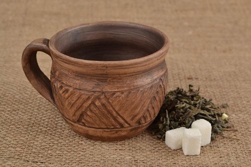 Grande tasse en céramique faite main ornementée brune cuite au lait 40 cl - MADEheart.com