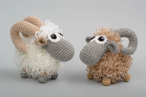 Peluches moutons Jouets faits main au crochet 2 pièces Cadeau pour enfant - MADEheart.com
