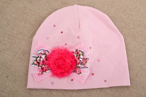 Шапочка для девочки хэнд мейд с цветком весенняя шапка розовая модная шапка - MADEheart.com