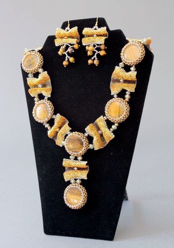 Set de bijoux faits main de grains de verre et perles tchèques, oeil du tigre Une Mondaine - MADEheart.com