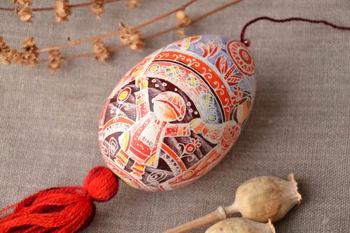 Oeuf décoratif de Pâques à accrocher original ethnique fait main Famille - MADEheart.com
