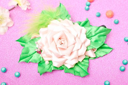 Pinza para el pelo con flor artesanal adorno para el cabello accesorio de moda - MADEheart.com