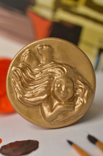 Magnet frigo fait main Aimant frigo Décoration cuisine Vierge design plâtre - MADEheart.com