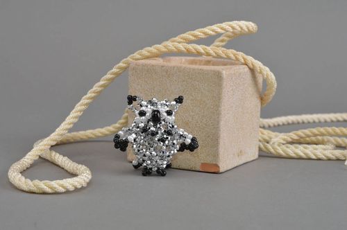 Eule Mini Figurine aus Glasperlen schön klein handgeschaffen grell für Dekor  - MADEheart.com