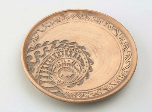 Assiette plate en terre cuite faite main - MADEheart.com