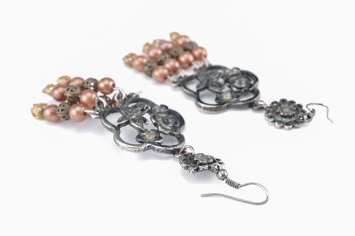 Boucles doreilles en perles nacrées faites main - MADEheart.com